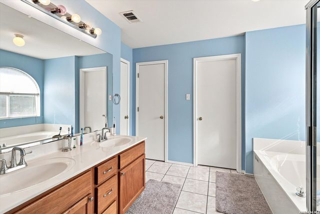 5435 Stormy Breeze, San Antonio, TX 78247