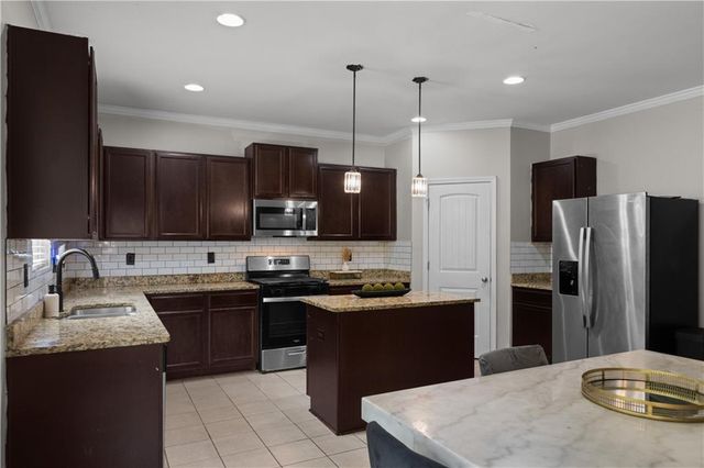 210 Silver Willow Walk, Covington, GA 30016