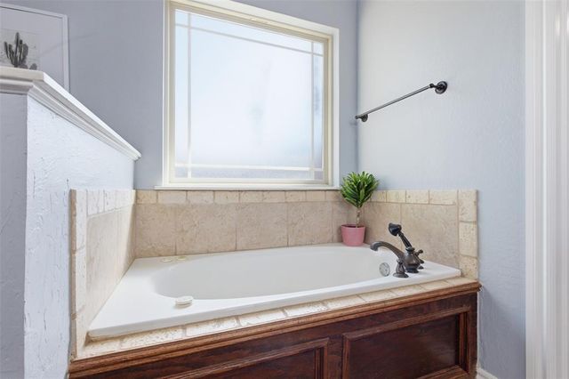 4202 Jordan Avenue, Edmond, OK 73013