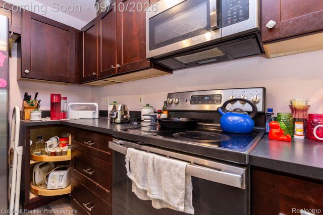 25188 Dunham Court, Farmington Hills, MI 48336