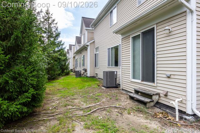 25188 Dunham Court, Farmington Hills, MI 48336