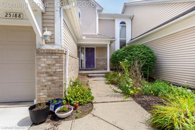 25188 Dunham Court, Farmington Hills, MI 48336