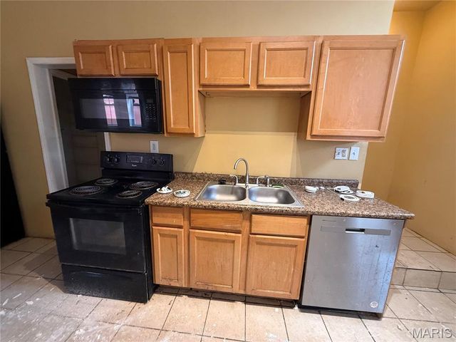 3332 Nebraska Avenue, St Louis, MO 63118