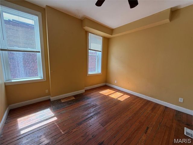 3332 Nebraska Avenue, St Louis, MO 63118