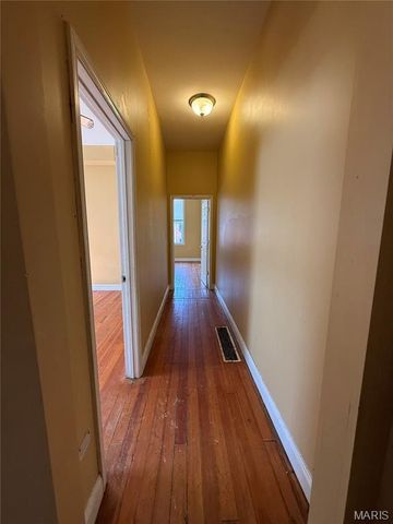 3332 Nebraska Avenue, St Louis, MO 63118