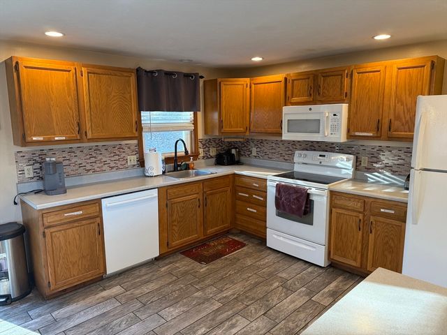 3 Morgan St, Worcester, MA 01606