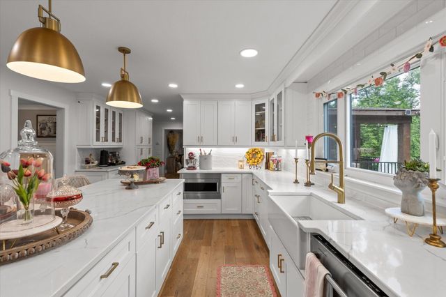 9321 Royal Shadows Drive, Chattanooga, TN 37421