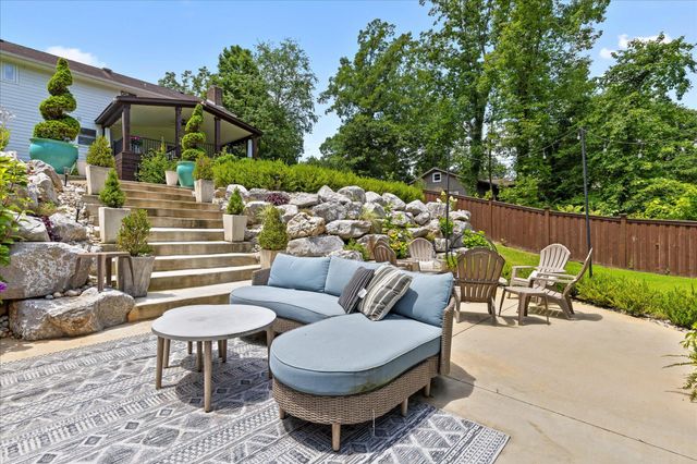 9321 Royal Shadows Drive, Chattanooga, TN 37421