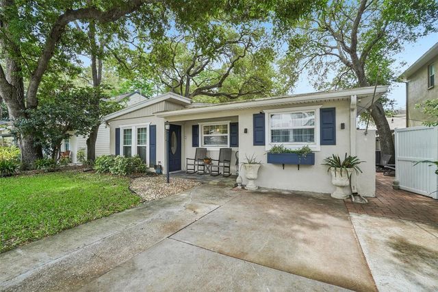3218 W OAKELLAR AVENUE, Tampa, FL 33611