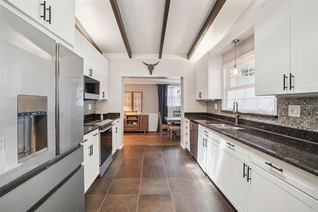 3218 W OAKELLAR AVENUE, Tampa, FL 33611