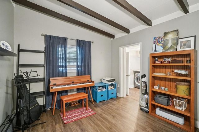 3218 W OAKELLAR AVENUE, Tampa, FL 33611