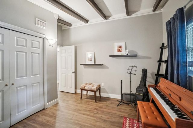 3218 W OAKELLAR AVENUE, Tampa, FL 33611