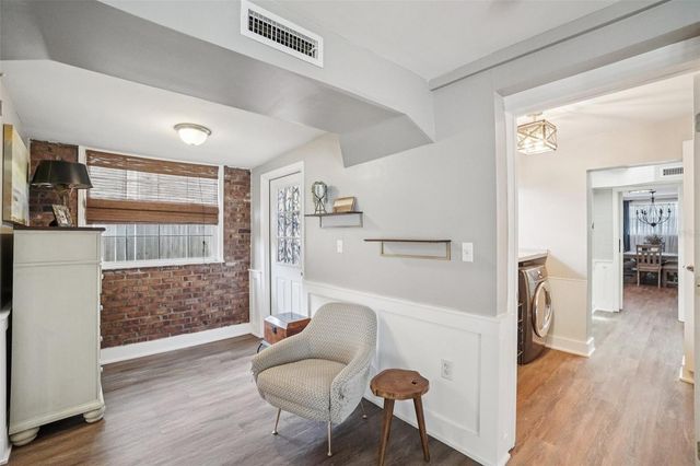 3218 W OAKELLAR AVENUE, Tampa, FL 33611