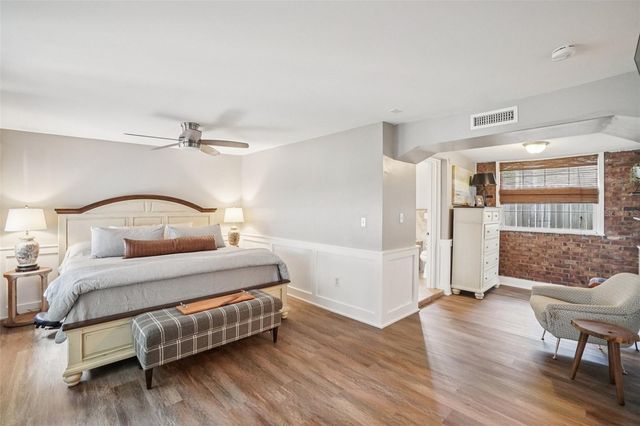 3218 W OAKELLAR AVENUE, Tampa, FL 33611