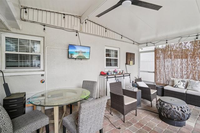 3218 W OAKELLAR AVENUE, Tampa, FL 33611