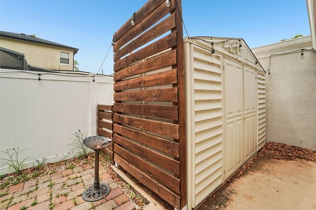 3218 W OAKELLAR AVENUE, Tampa, FL 33611