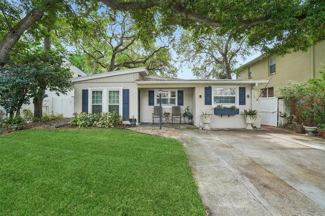 3218 W OAKELLAR AVENUE, Tampa, FL 33611