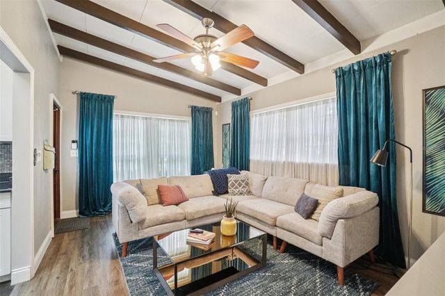 3218 W OAKELLAR AVENUE, Tampa, FL 33611