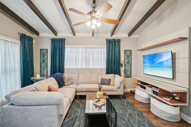 3218 W OAKELLAR AVENUE, Tampa, FL 33611