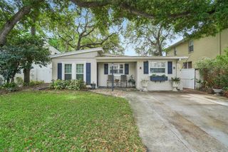 3218 W OAKELLAR AVENUE, Tampa, FL 33611