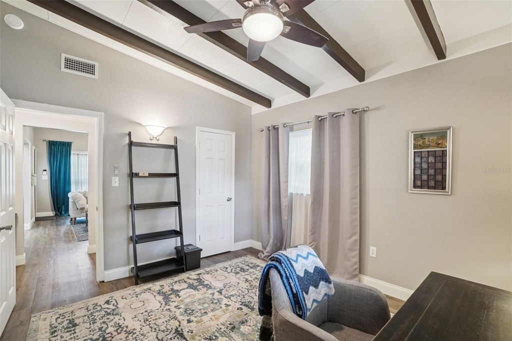 Image 19 of property listing at 3218 W OAKELLAR AVENUE, Tampa, FL 33611