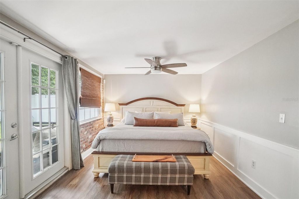 Image 27 of property listing at 3218 W OAKELLAR AVENUE, Tampa, FL 33611