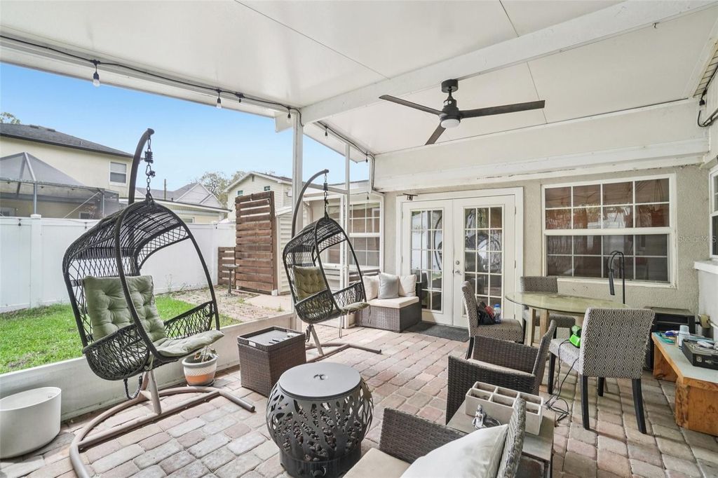 Image 34 of property listing at 3218 W OAKELLAR AVENUE, Tampa, FL 33611