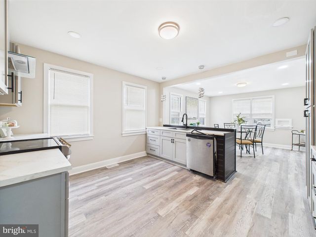 28 S QUEEN ST, Dover, DE 19904