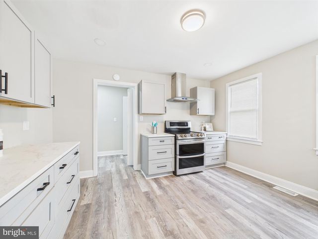 28 S QUEEN ST, Dover, DE 19904