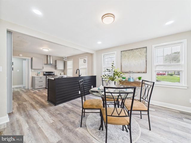 28 S QUEEN ST, Dover, DE 19904