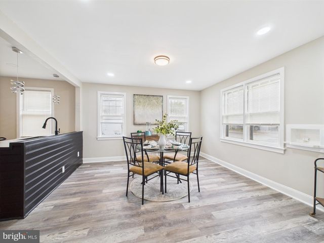 28 S QUEEN ST, Dover, DE 19904