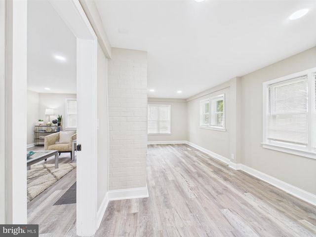 28 S QUEEN ST, Dover, DE 19904