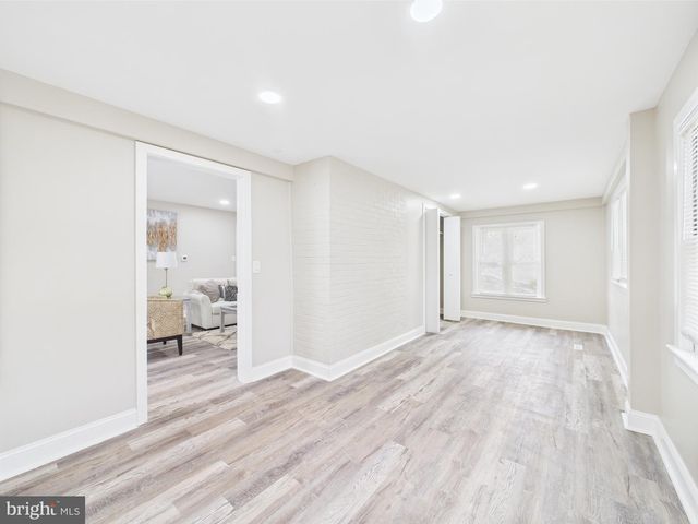 28 S QUEEN ST, Dover, DE 19904