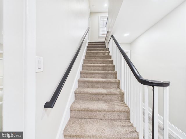 28 S QUEEN ST, Dover, DE 19904