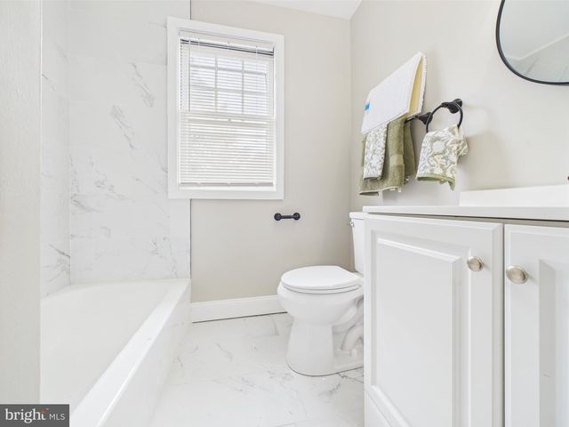 28 S QUEEN ST, Dover, DE 19904