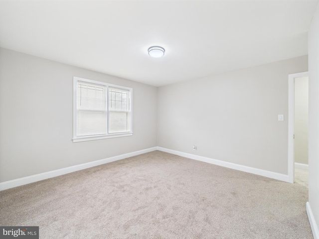 28 S QUEEN ST, Dover, DE 19904