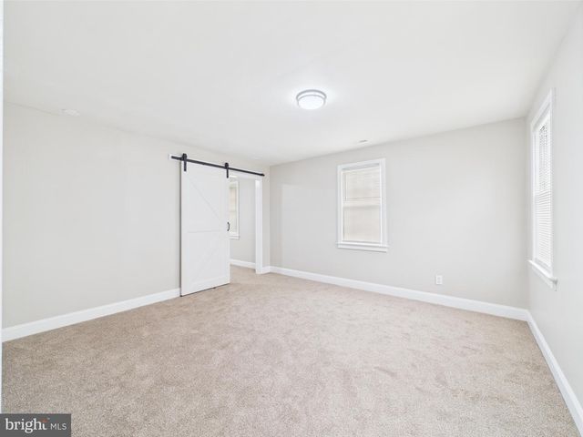 28 S QUEEN ST, Dover, DE 19904