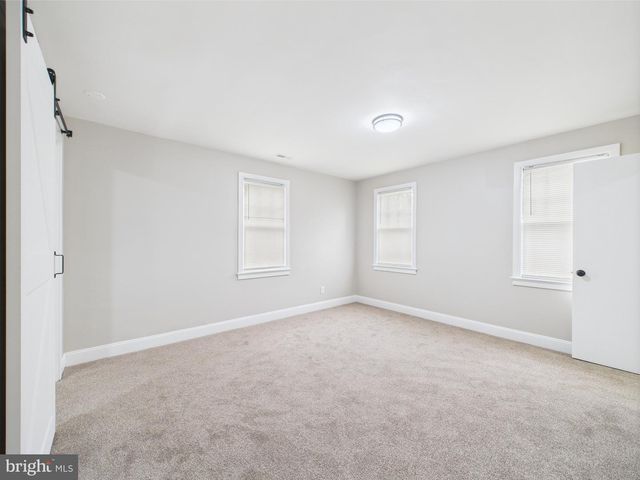 28 S QUEEN ST, Dover, DE 19904