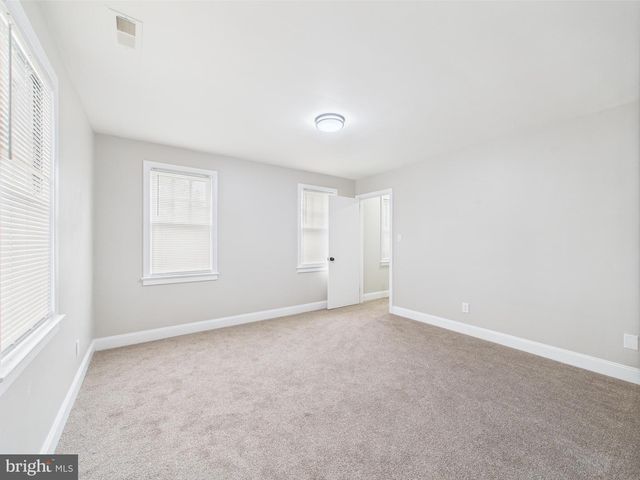 28 S QUEEN ST, Dover, DE 19904