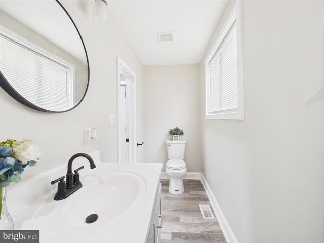 28 S QUEEN ST, Dover, DE 19904