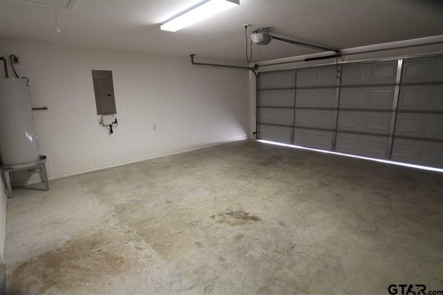 19391 King Ranch Dr., Flint, TX 75762