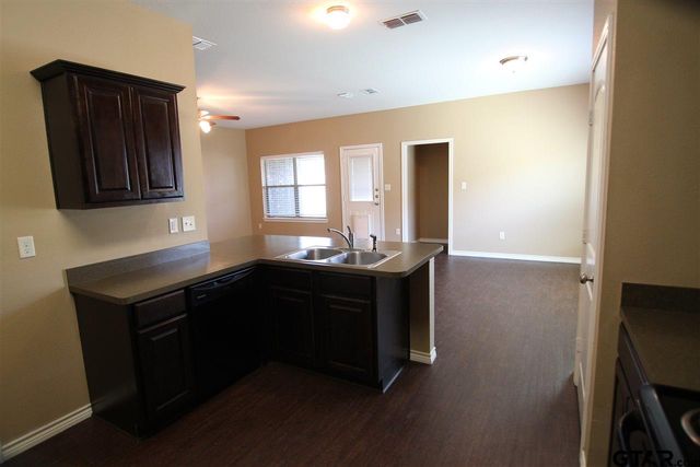 19391 King Ranch Dr., Flint, TX 75762