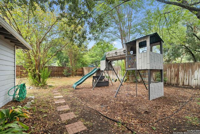 352 LARCHMONT DR, San Antonio, TX 78209