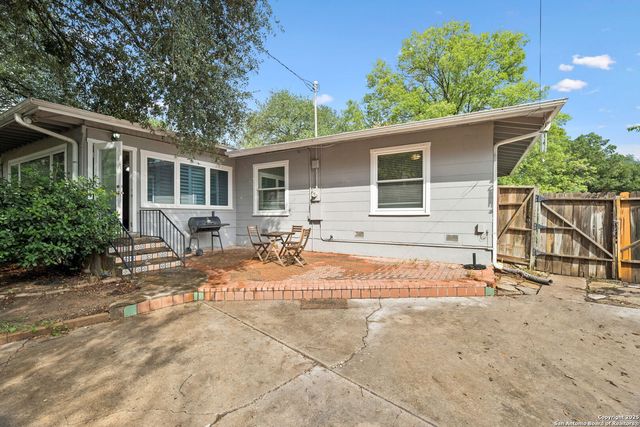 352 LARCHMONT DR, San Antonio, TX 78209