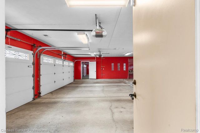 529 Lake Shore Road, Village Of Grosse Pointe Shores, MI 48236