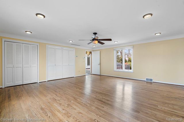 529 Lake Shore Road, Village Of Grosse Pointe Shores, MI 48236