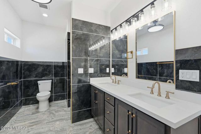 89 Circulo Penjamo, Rio Rico, AZ 85648