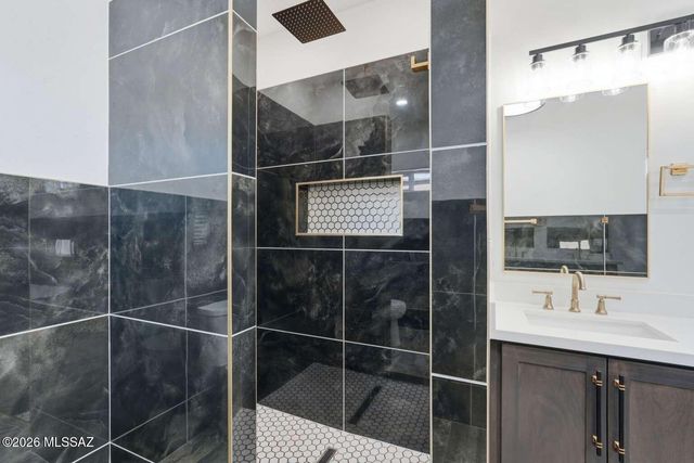 89 Circulo Penjamo, Rio Rico, AZ 85648