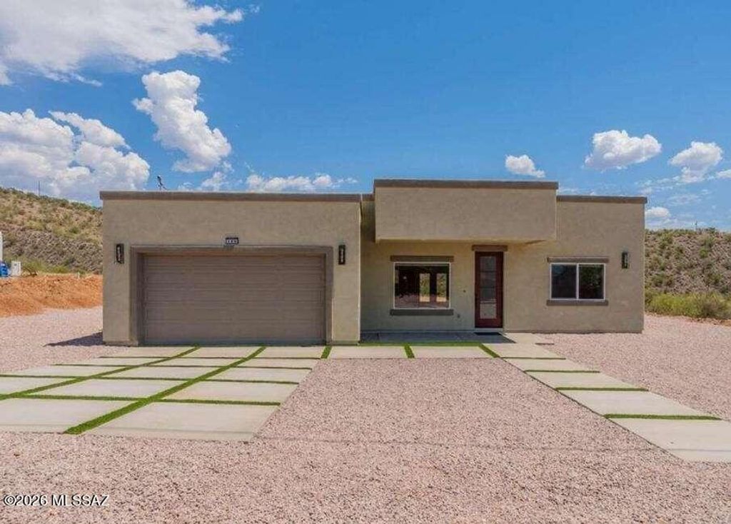 89 Circulo Penjamo, Rio Rico, AZ 85648