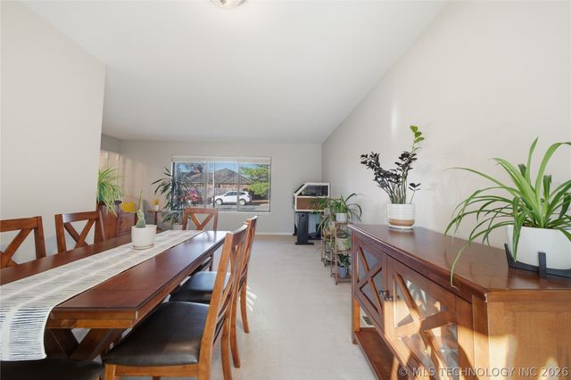 5405 S Xanthus Avenue, Tulsa, OK 74105